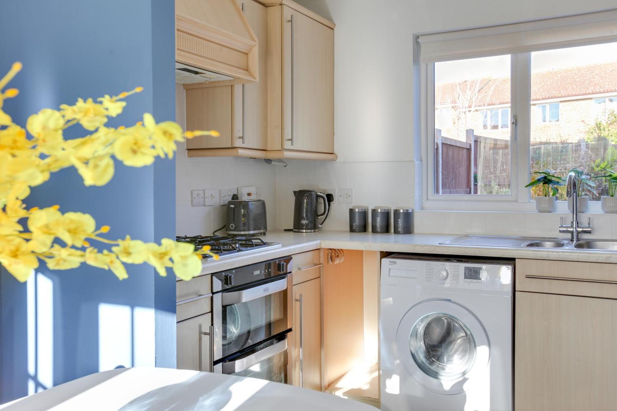 Cosy Two Bedroom House - Chelmsford - Free Parking And Wifi Extérieur photo